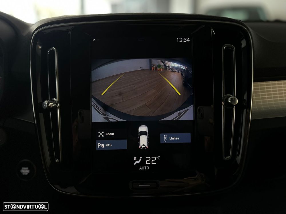 Volvo XC 40 2.0 D3 Momentum Plus Geartronic - 25