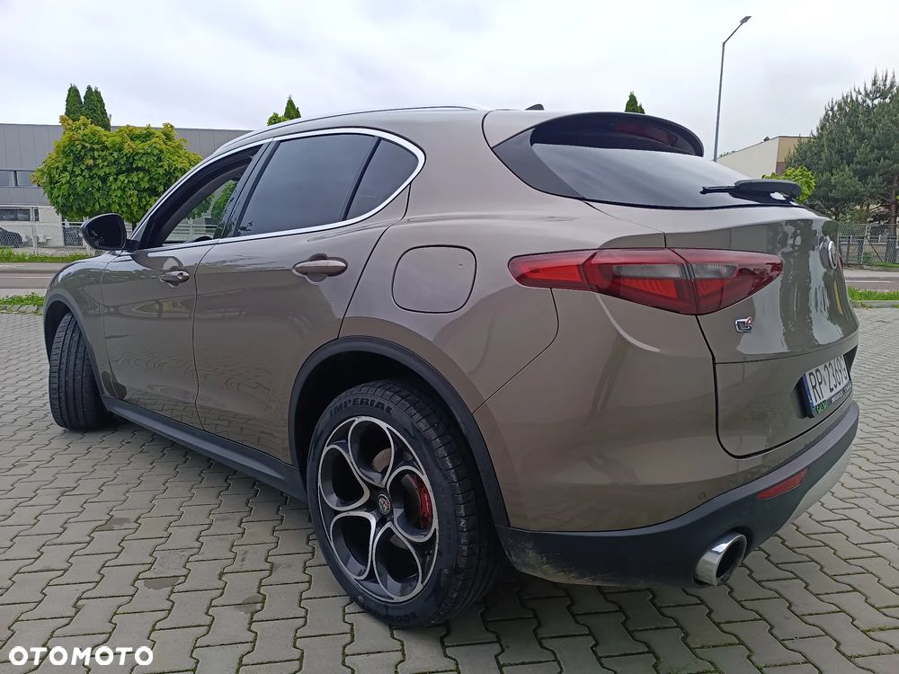 Alfa Romeo Stelvio 2.0 Turbo 16V AT8-Q4 Lusso Ti - 7
