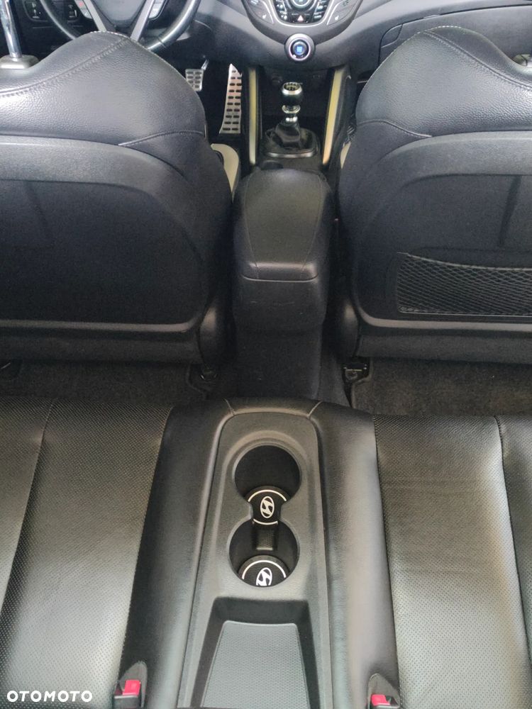 Hyundai Veloster - 18