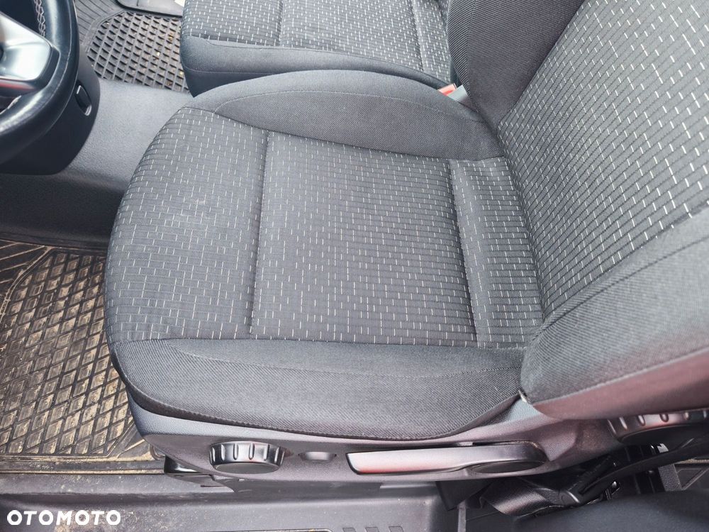 Mercedes-Benz E-Vito - 36
