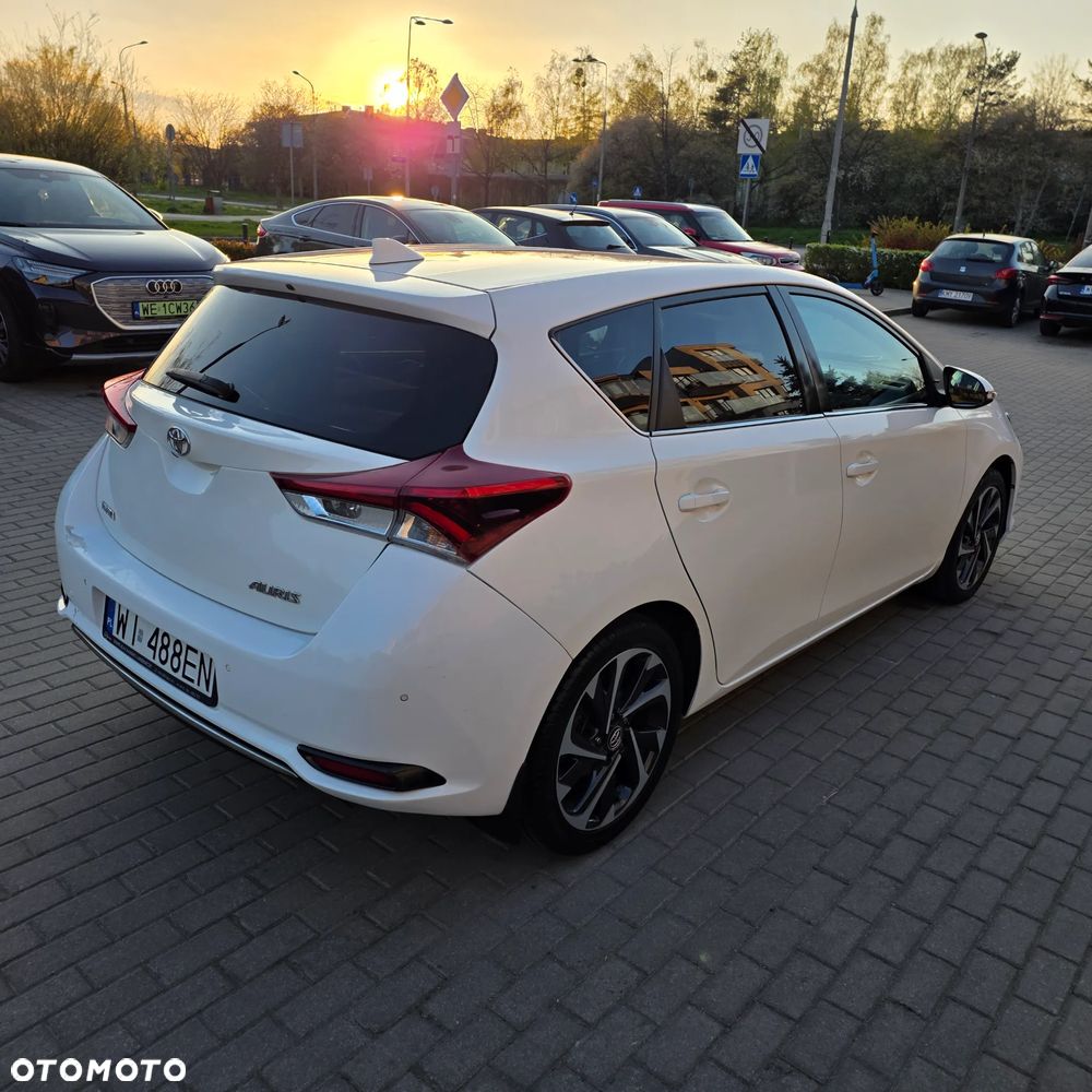 Toyota Auris 1.6 Premium Comfort - 5