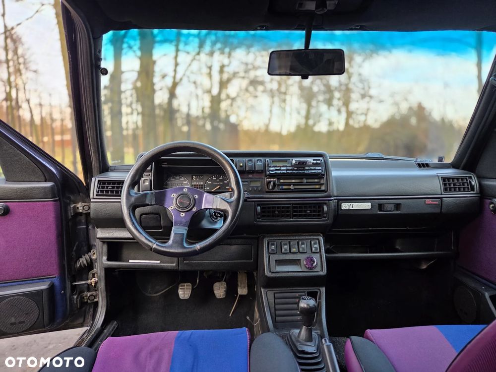 Volkswagen Golf 1.8 - 9