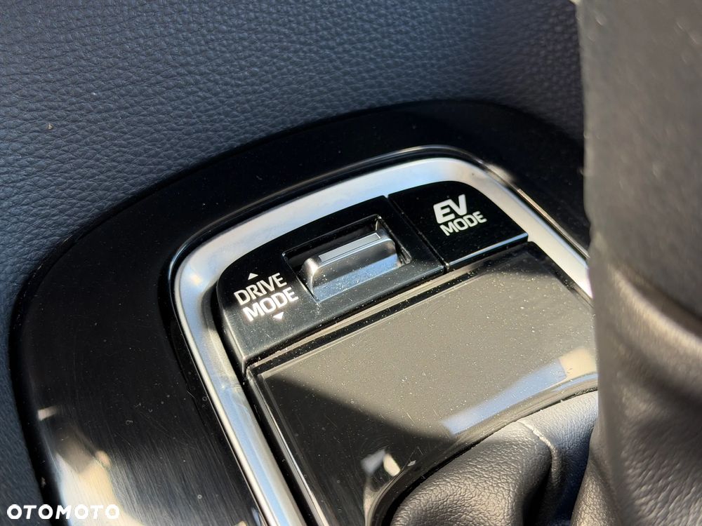 Toyota Corolla 1.8 Hybrid GPF Executive - 19