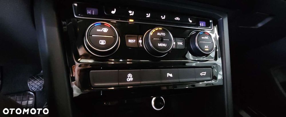 Volkswagen Touran - 37