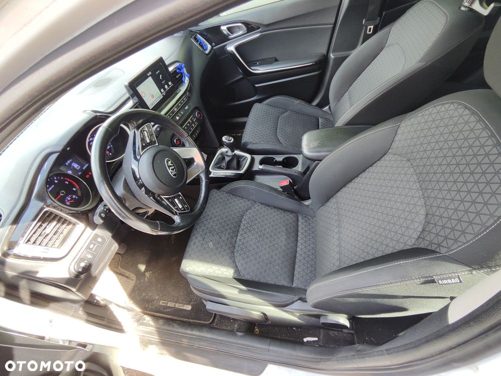 Kia Ceed - 7