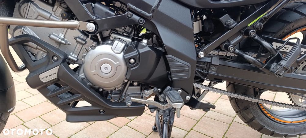 Suzuki V-STROM - 33