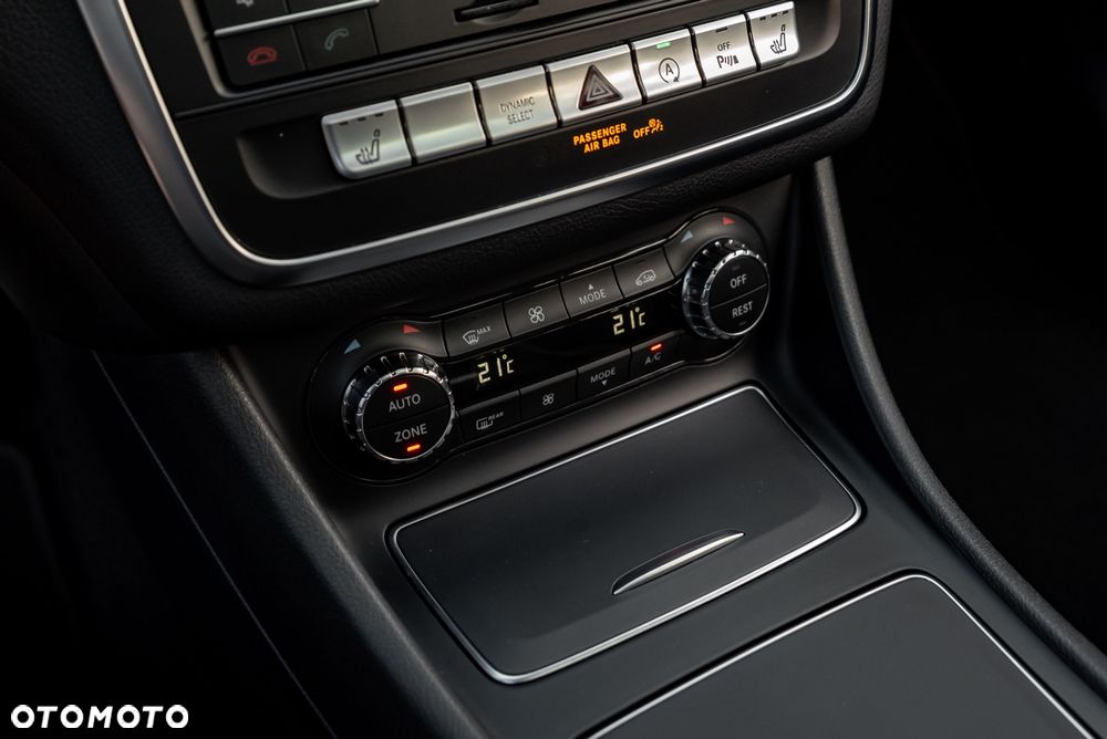 Mercedes-Benz CLA 250 4-Matic AMG Line - 34