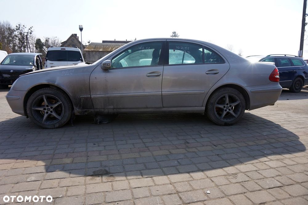 MERCEDES E-KLASA W211 SEDAN 2004 723 2.6 V6 M112913 175KM 722696 SREBRNY CUBANITE na części - 2