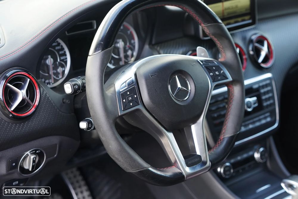 Mercedes-Benz A 45 AMG 4Matic Speedshift 7G-DCT - 24