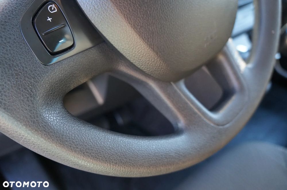 Nissan NV300 - 10