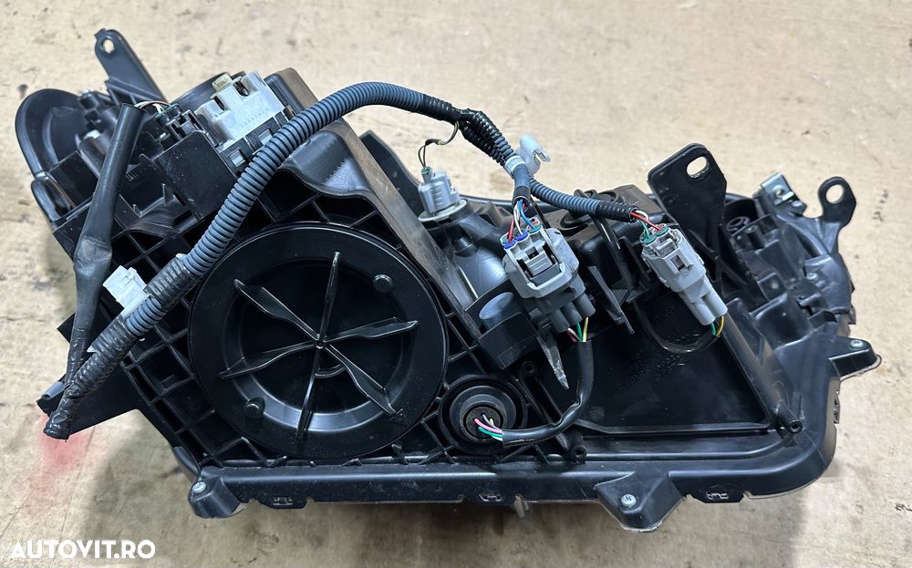 Far led complet TOYOTA RAV 4 hybrid an 2016 aproape nou, fara defecte - 6