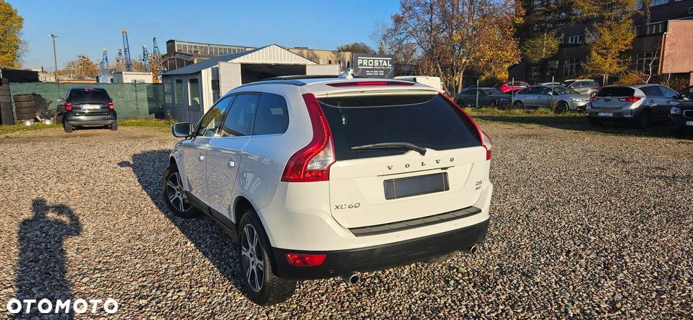 Volvo XC 60 D5 AWD Geartronic Summum - 8