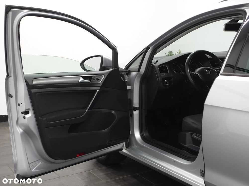 Volkswagen Golf - 16