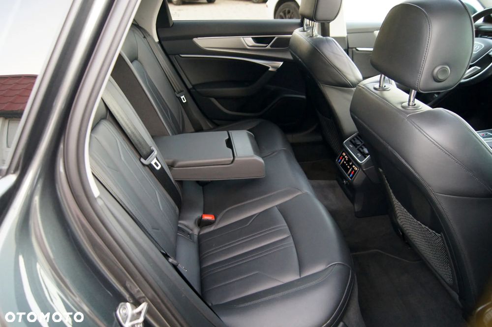 Audi A6 Avant 40 TDI quattro S tronic S line - 32