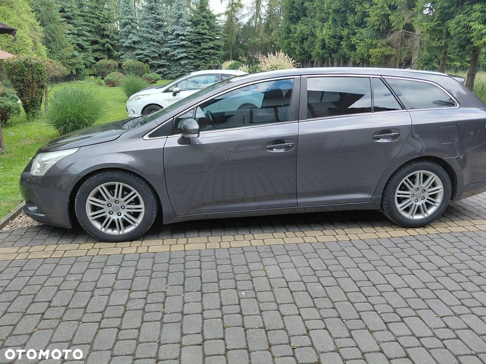 Toyota Avensis - 13