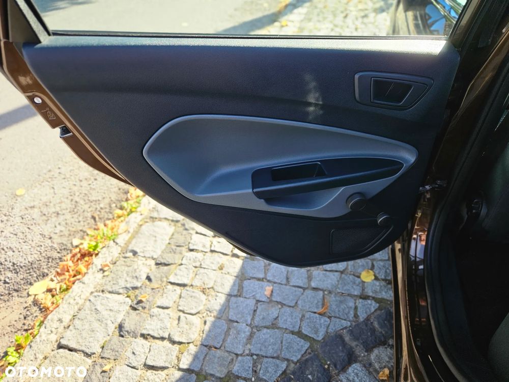 Ford Fiesta 1.25 Titanium EU5 - 16
