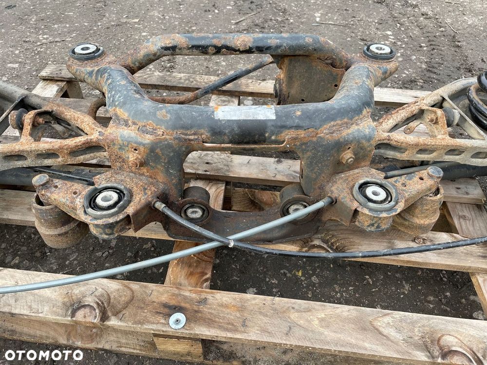BMW X3 E83 zawieszenie belka wozek wahacze sprezyny tyl 2.0 D KPL - 5