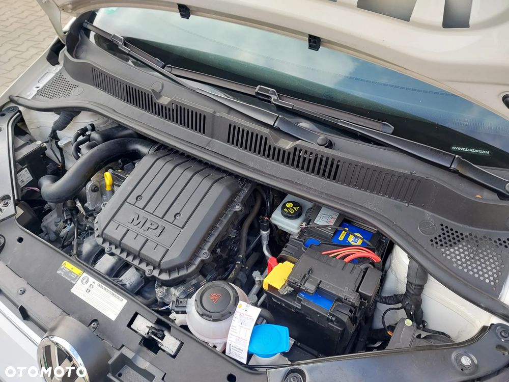 Volkswagen up! black - 36