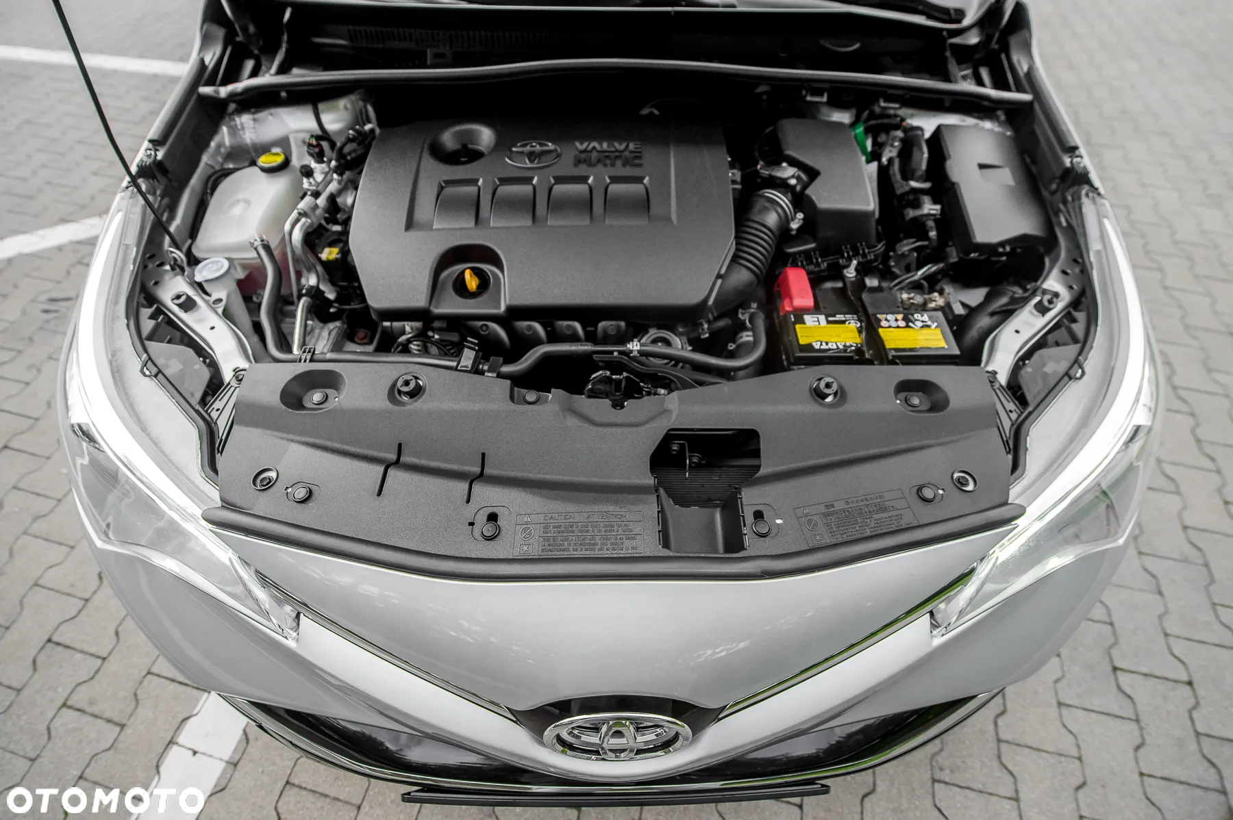 Toyota Avensis 1.8 Premium MS - 34