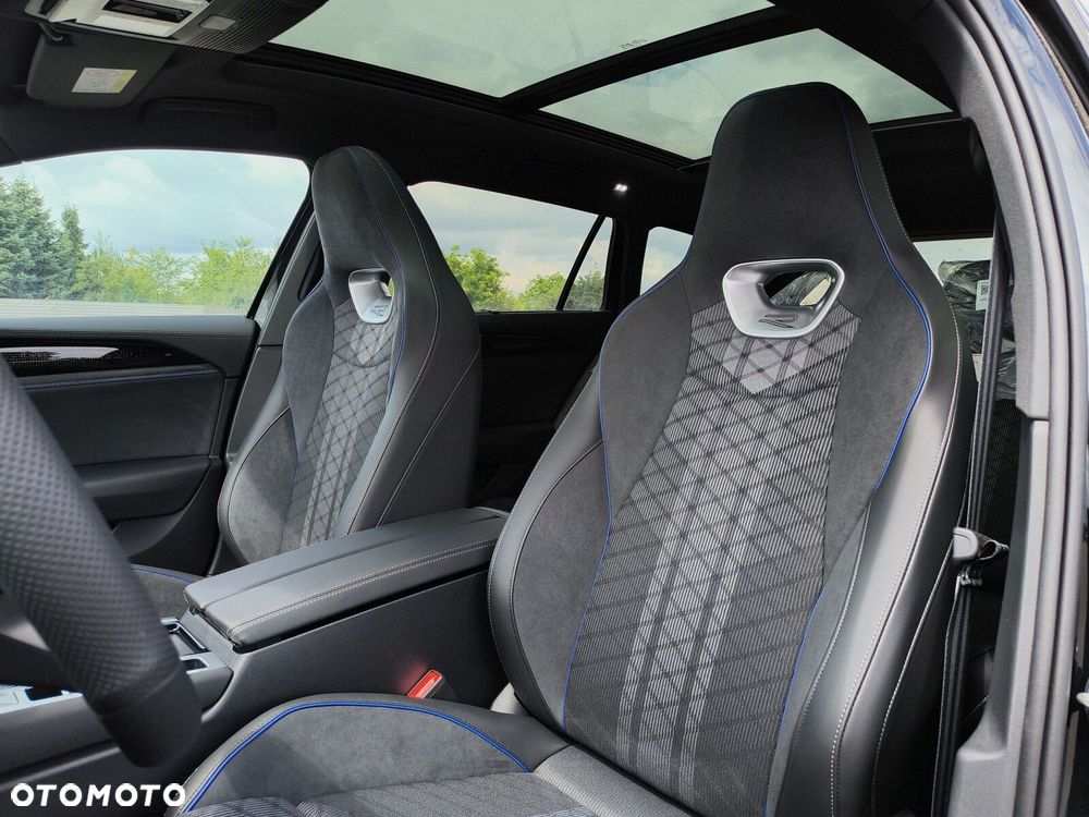 Volkswagen Passat Variant 2.0 TSI R-Line Plus DSG - 11