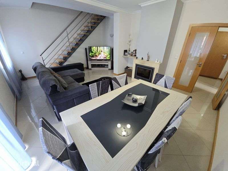 Apartamento T3 duplex - Grande imagem: 3/8