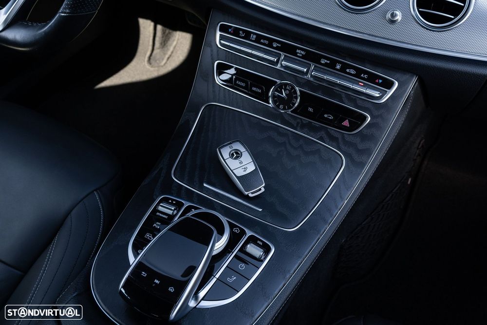 Mercedes-Benz E 300 de AMG Line - 26