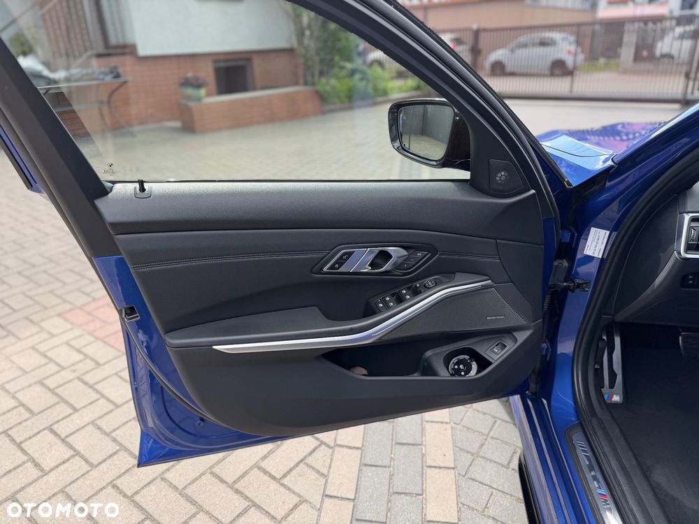 BMW Seria 3 320d xDrive M Sport - 18