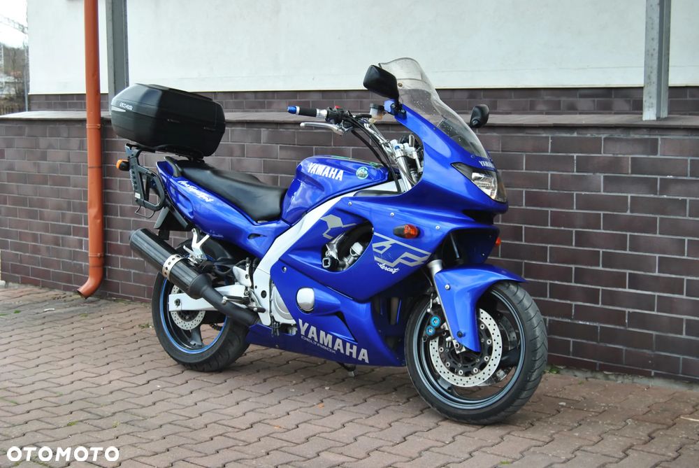 Yamaha YZF - 1