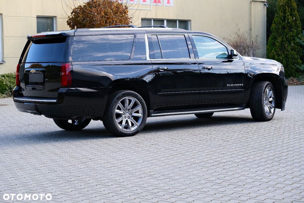 Chevrolet Suburban - 6