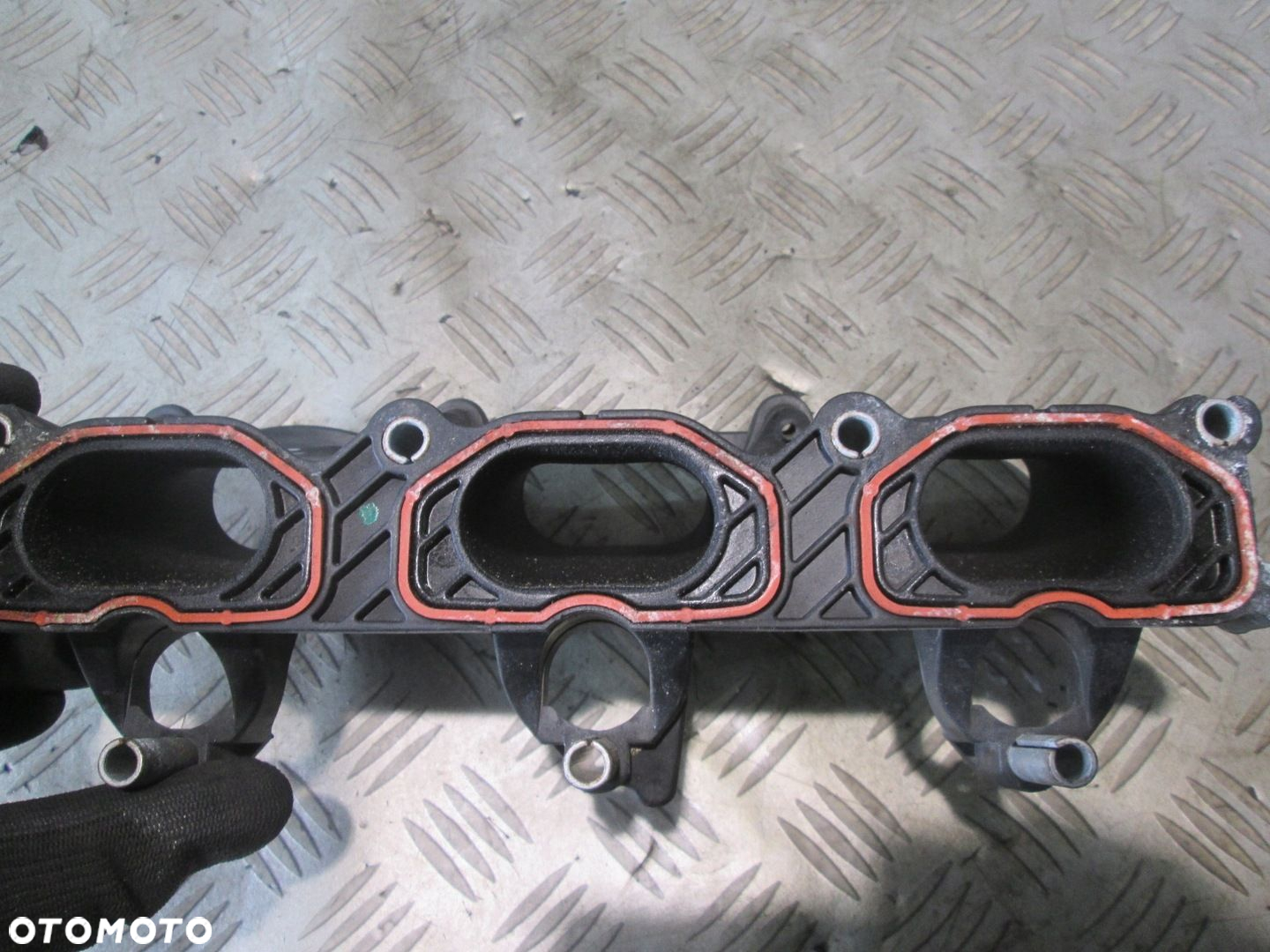 KOLEKTOR SSĄCY AUDI A4 B8 A5 8T 3.2 FSI 06E133110S - 3