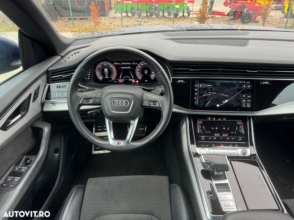 Audi Q8 - 8
