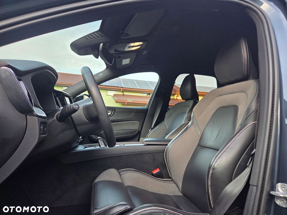 Volvo XC 60 B4 D Ultimate Dark - 40