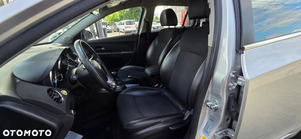 Chevrolet Cruze 1.8 LTZ - 28
