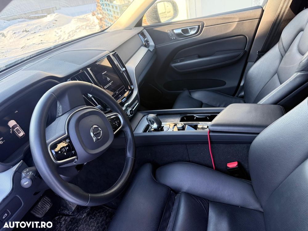 Volvo XC 60 B4 D Plus Dark - 12