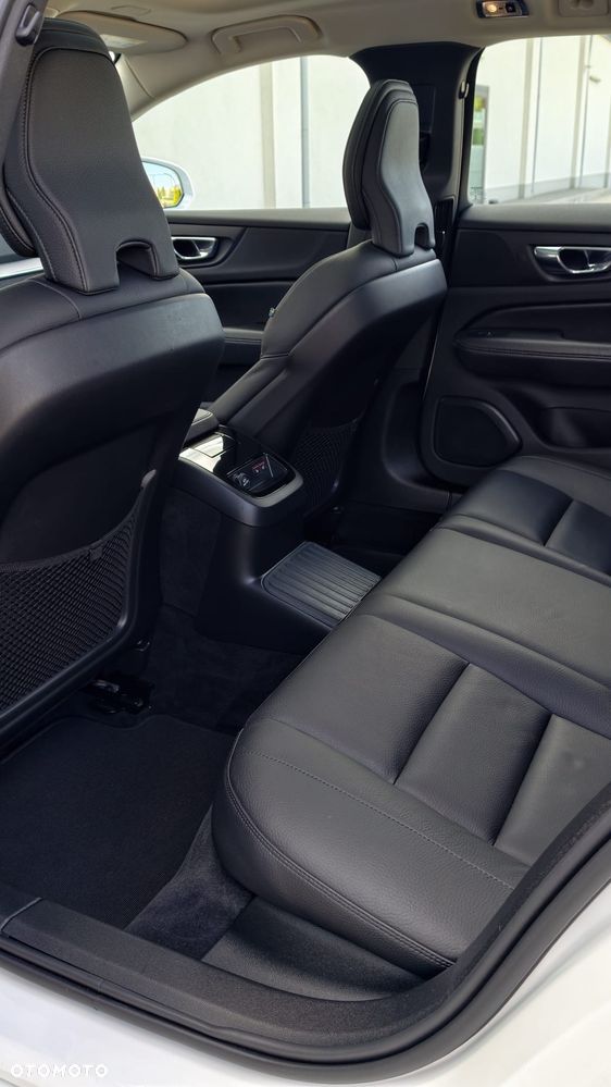 Volvo V60 T6 AWD Recharge Geartronic Inscription - 35