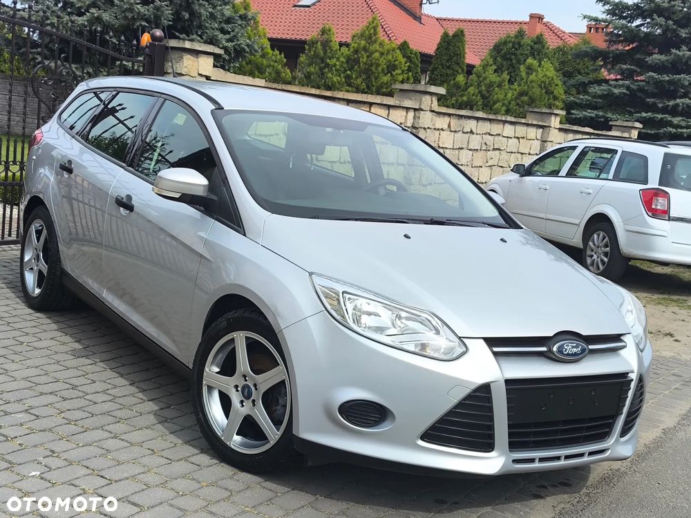 Ford Focus Turnier 1.0 EcoBoost Start-Stopp-System Business Edition - 2