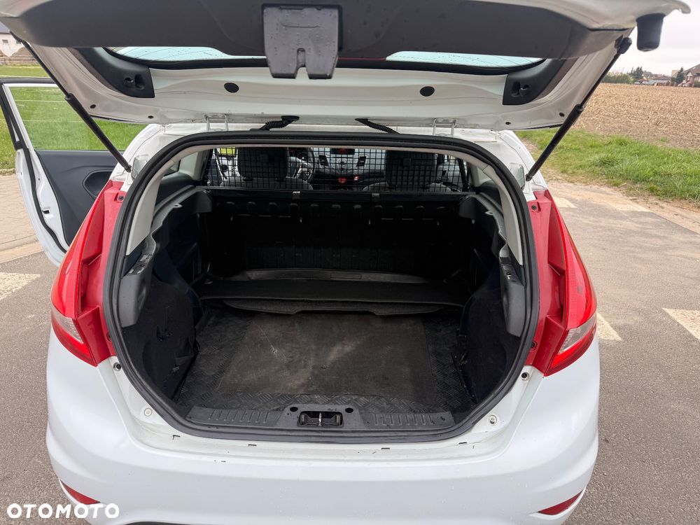 Ford Fiesta 1.6 TDCi DPF Titanium - 17
