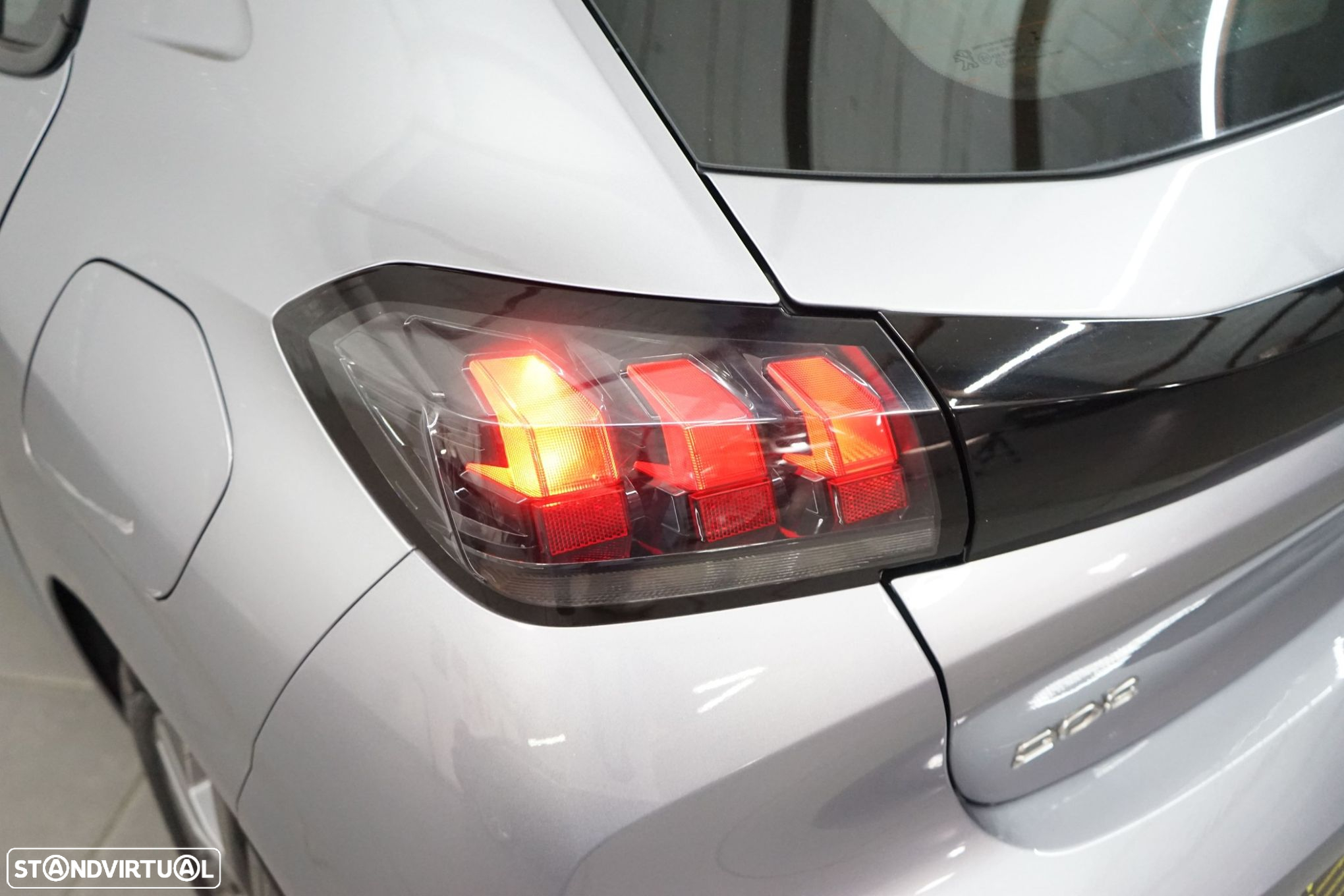 Peugeot 208 1.2 PureTech SE Style - 13