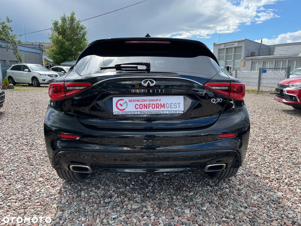 Infiniti Q30 - 8