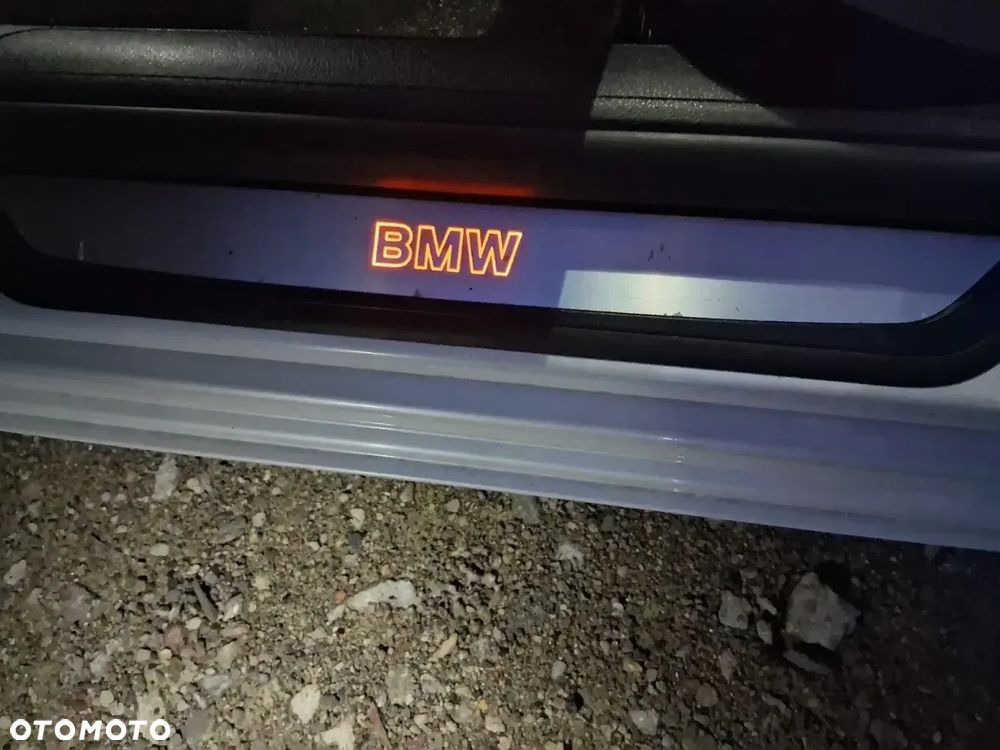 BMW Seria 7 750Li xDrive - 38