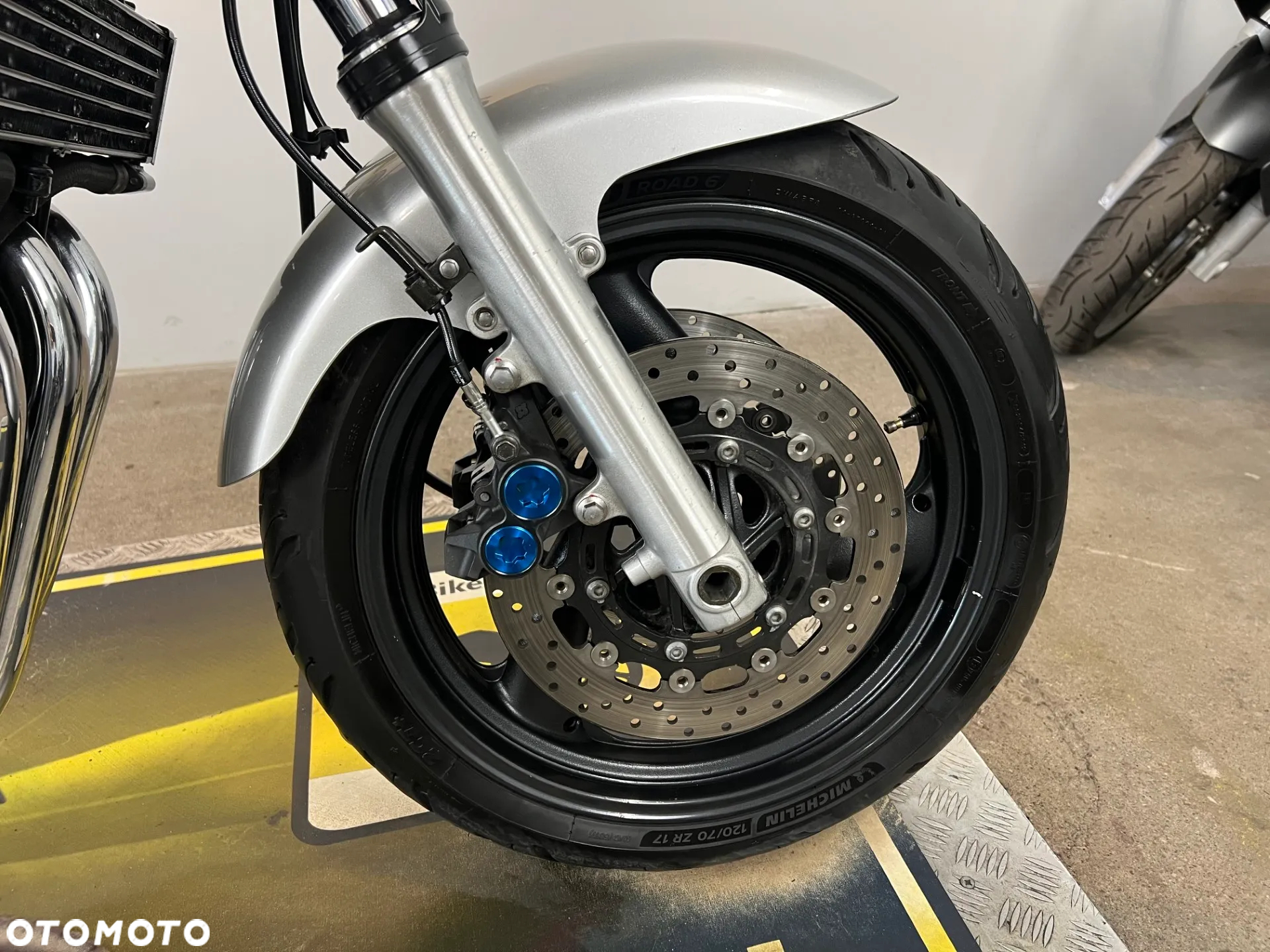 Yamaha XJR - 7