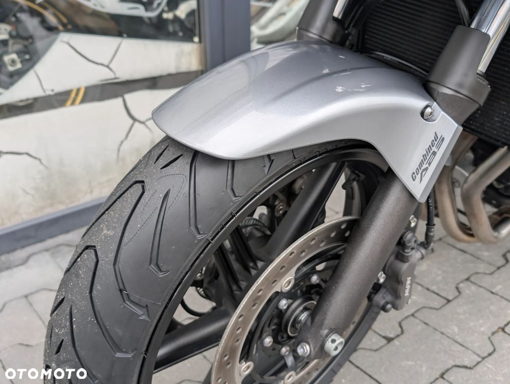 Honda CBF - 3