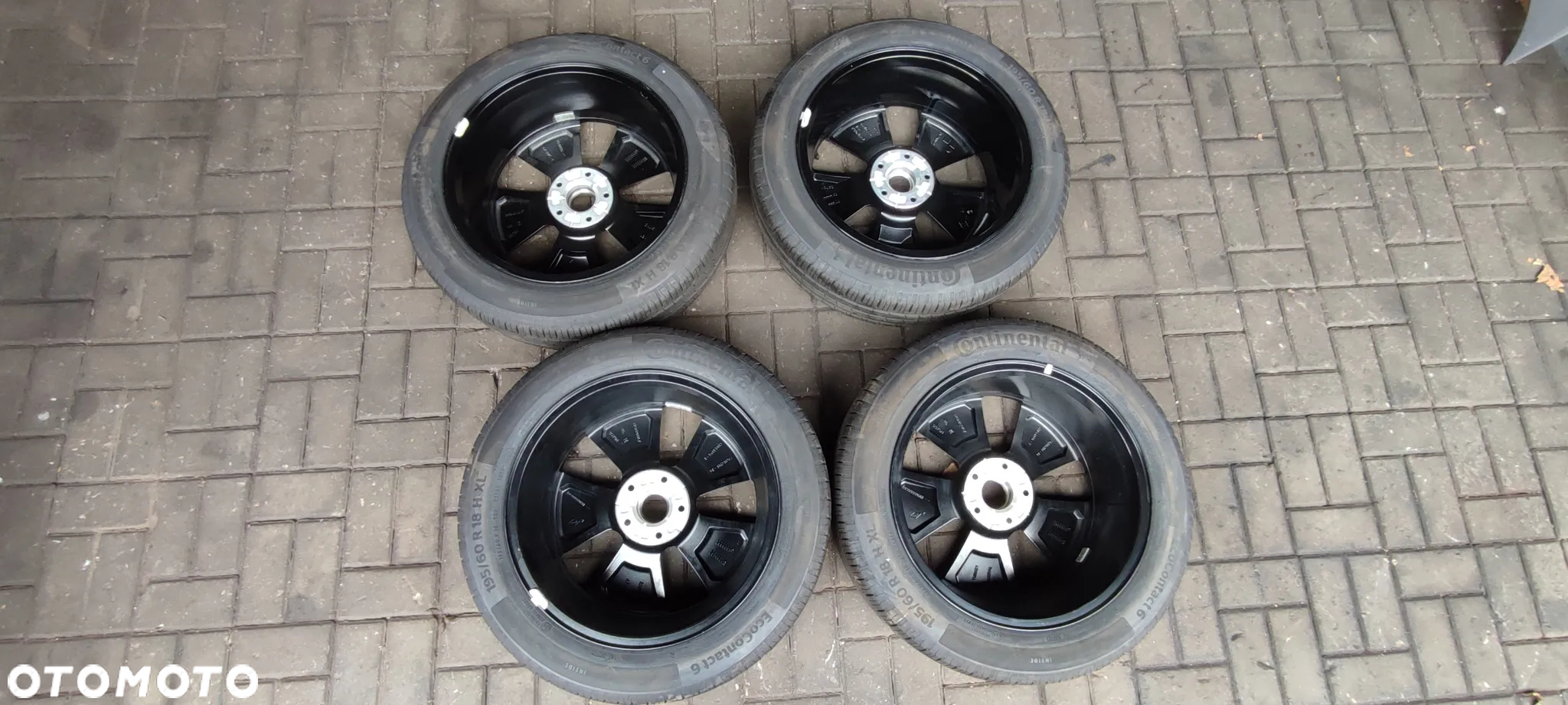 403008809R KOŁA 5x114.3 7Jx18 CALI ET34 + OPONY 195/60R18 HLX CONTINENTAL ECOCONTACT 6 (1722) RENAULT MEGANE V E-TECH KOMPLET 4  SZTUKI - 16