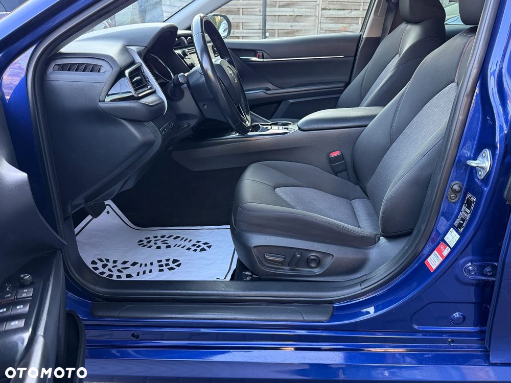 Toyota Camry 2.5 Hybrid Comfort CVT - 12