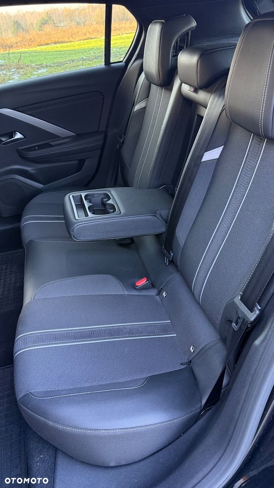 Opel Astra 1.2 Turbo GS Line - 10