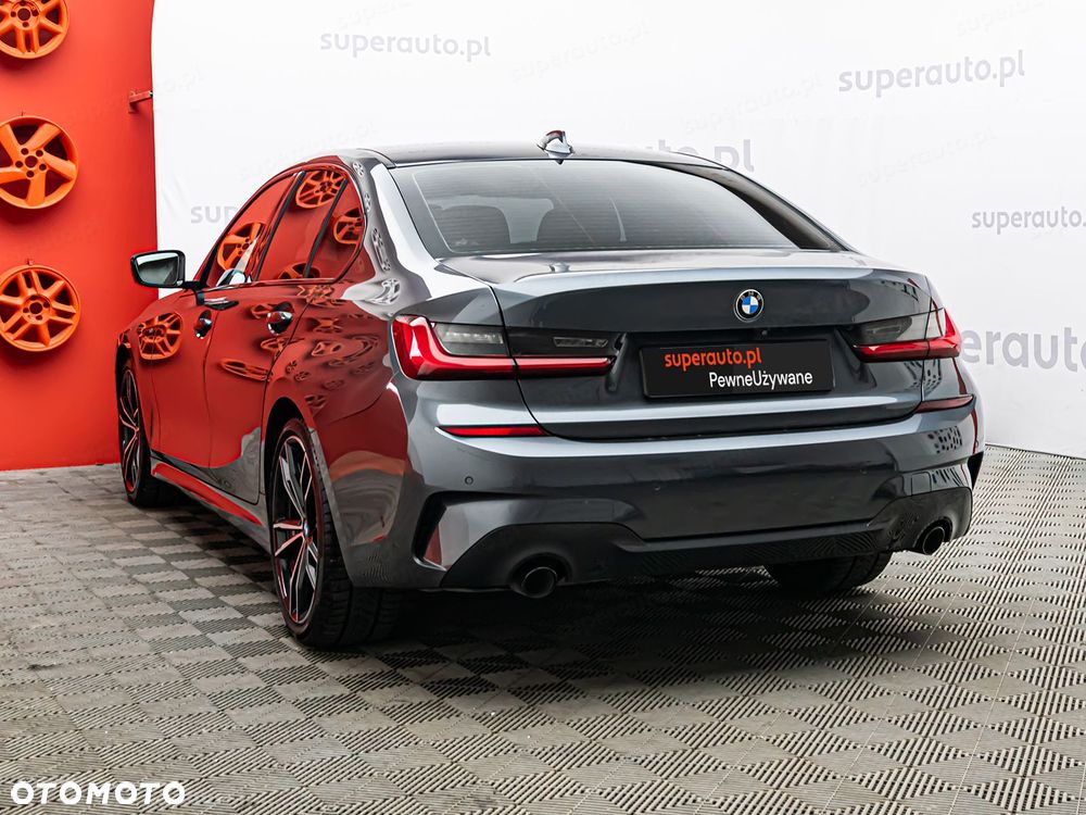 BMW Seria 3 318d M Sport Shadow - 31
