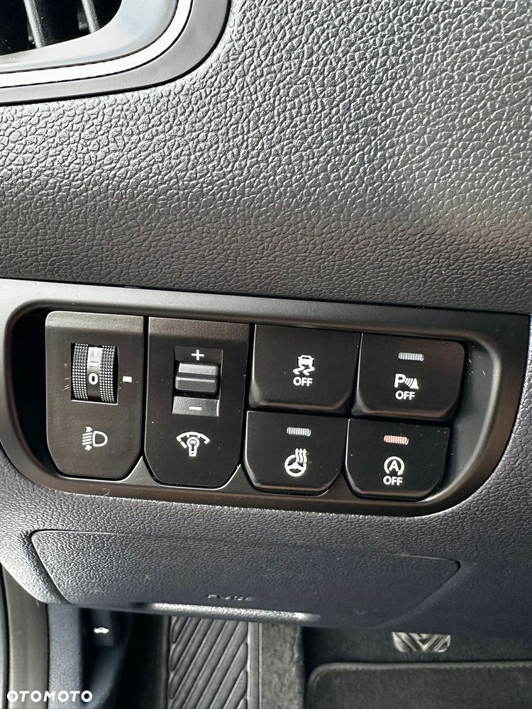 Kia Rio 1.4 Business Line - 24