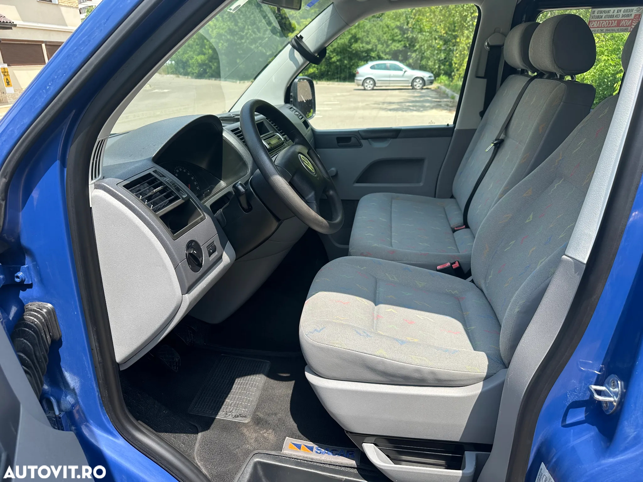 Volkswagen Transporter - 2