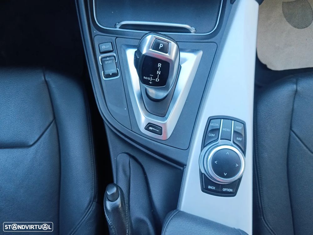 BMW 330 e iPerformance Pack M - 20