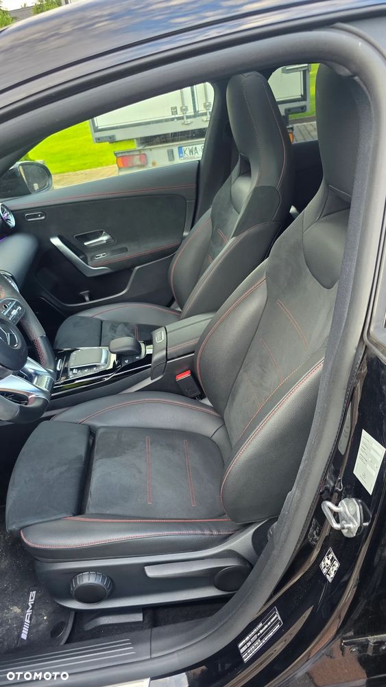Mercedes-Benz CLA AMG 35 4-Matic 7G-DCT - 12